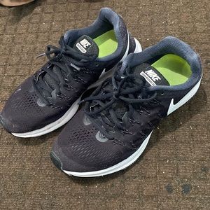 Womens Nike sneakers size 8.5